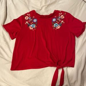 Medium floral embroidered tee